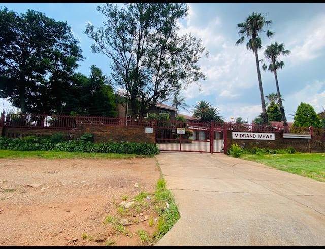 3 BEDROOM PROPERTY TO RENT IN CLAYVILLE EAST